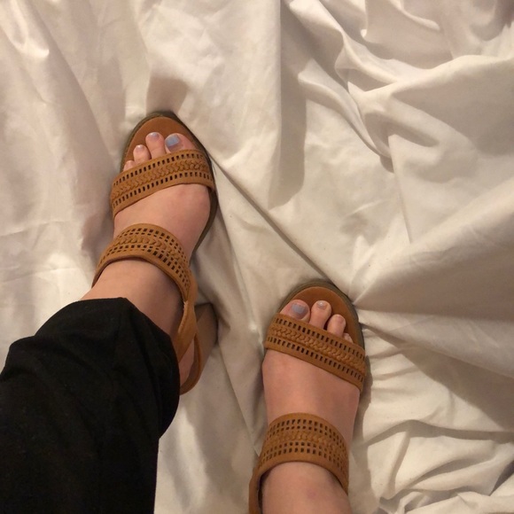 Brown suede heels - Picture 5 of 5